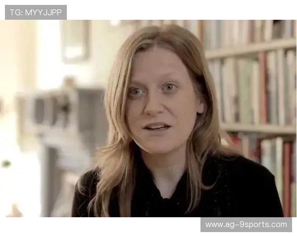 英格兰骑手汤姆·麦克尤恩在巴黎奥运会上获得个人障碍赛银牌，创造历史。